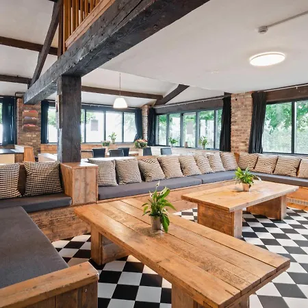 Spacious In Limburg Near Forest * Sint Antoniusbank
