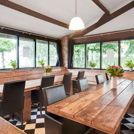 Spacious In Limburg Near Forest * Sint Antoniusbank