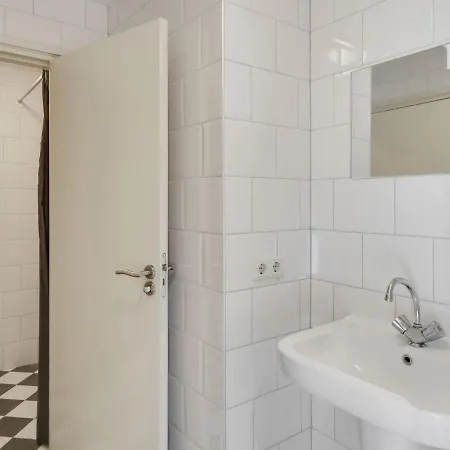 Spacious In Limburg Near Forest * Sint Antoniusbank