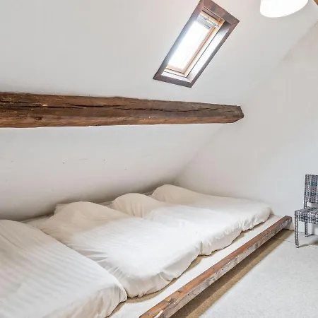 Spacious In Limburg Near Forest * Sint Antoniusbank